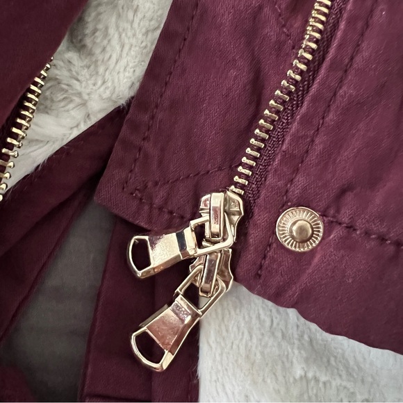 Ever New Faux Fur Lined Jacket Burgundy Gold Accents Size 2 Removable Lining - Picture 10 of 12